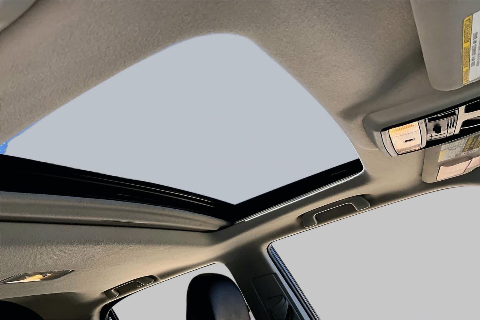 Used 2014 Magnetic Gray Metallic Toyota SR5 Premium image 11