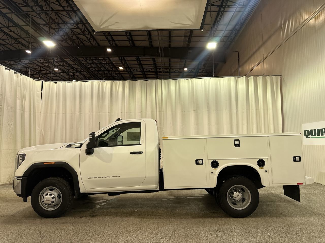 2026 GMC Sierra 3500 Chassis Cab Pro - Photo 6