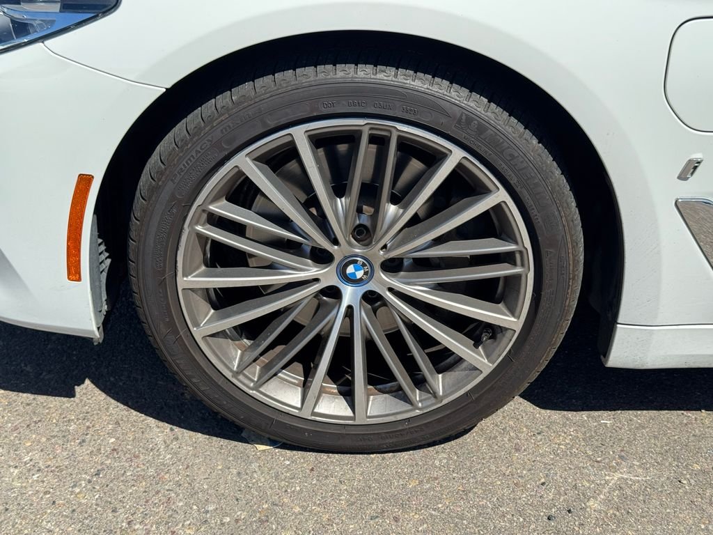 Used 2018 White BMW 530e iPerformance image 24