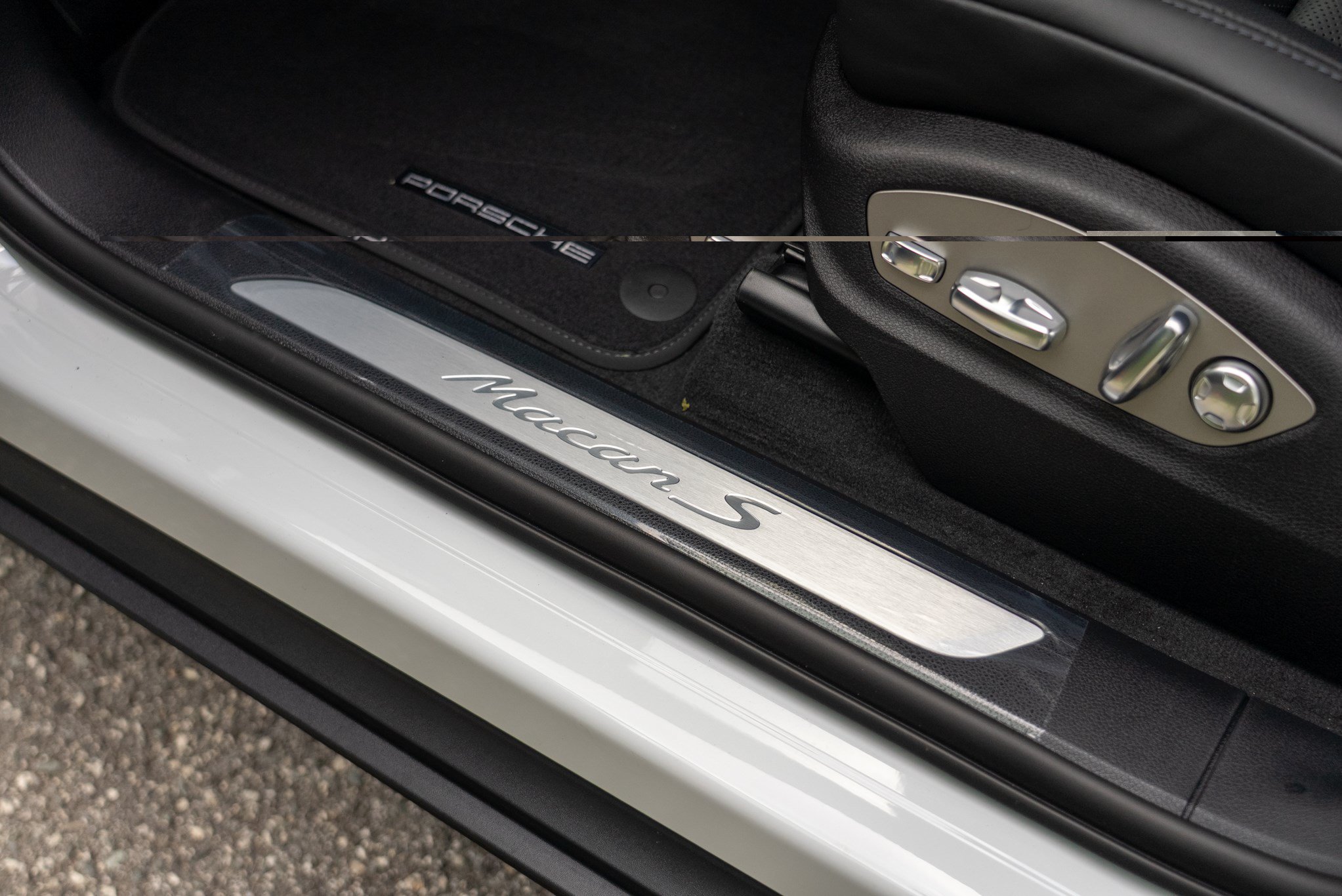 New 2026 Carrara White Metallic Porsche S image 23