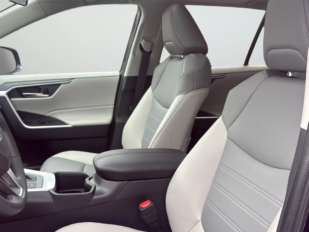Used 2025 Blue Toyota XLE Premium image 10