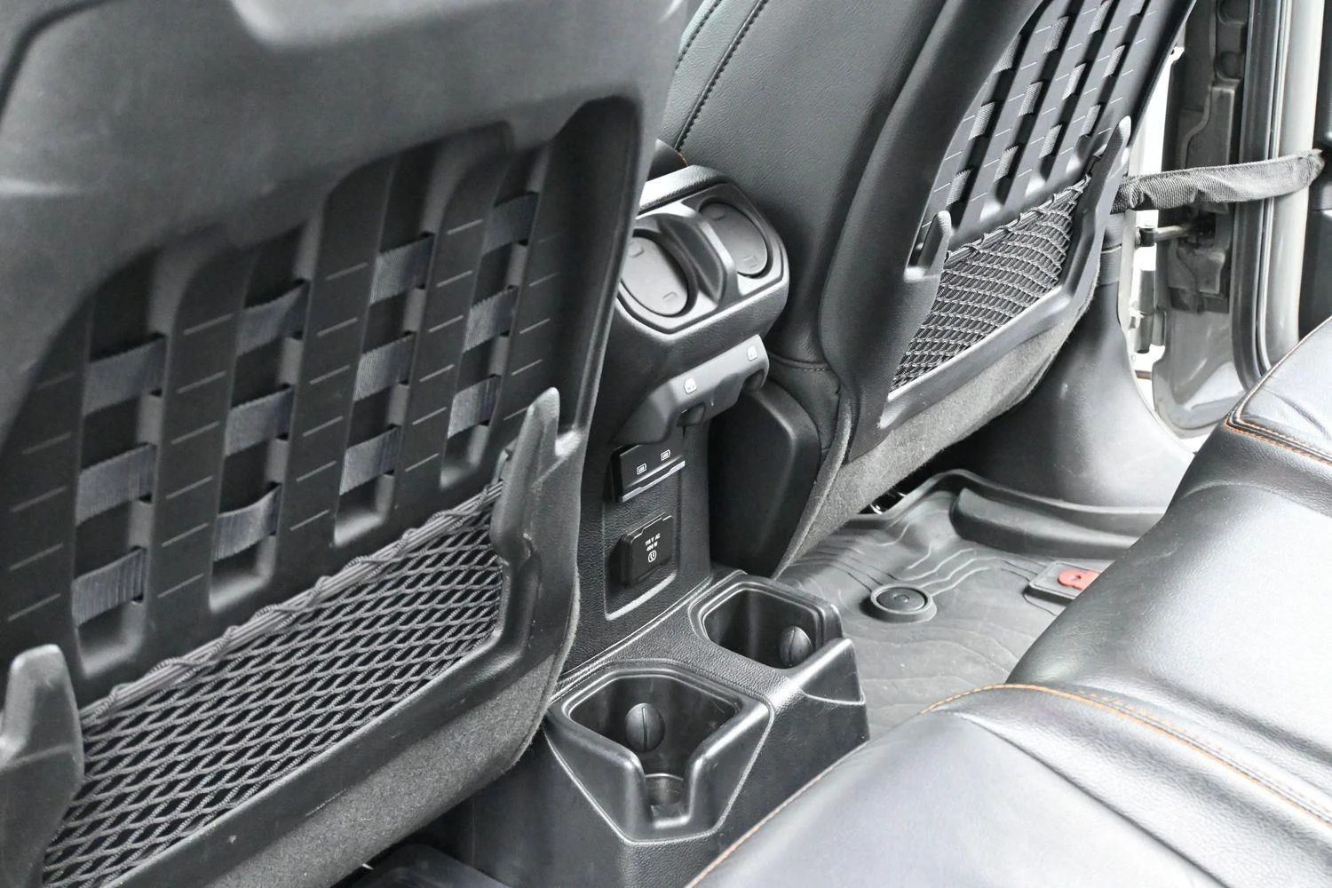 Used 2021 Sting-Gray Clearcoat Jeep Mojave image 27