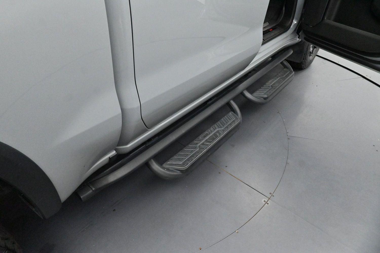 Used 2025 Slate Gray Metallic Chevrolet ZR2 image 9