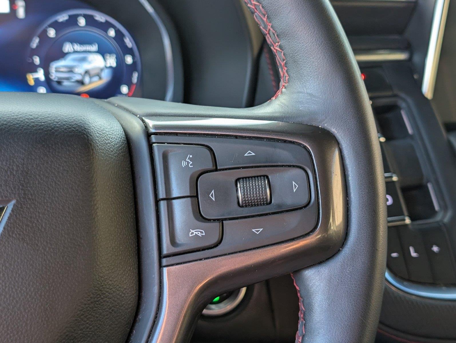 Used 2023 BLACK Chevrolet RST image 28