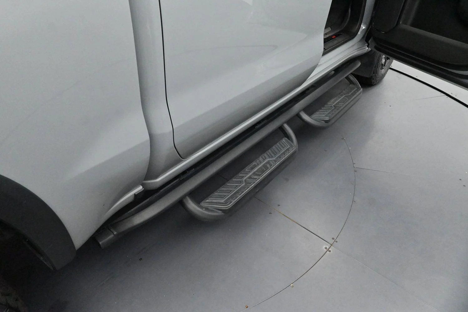 Used 2025 Slate Gray Metallic Chevrolet ZR2 image 9