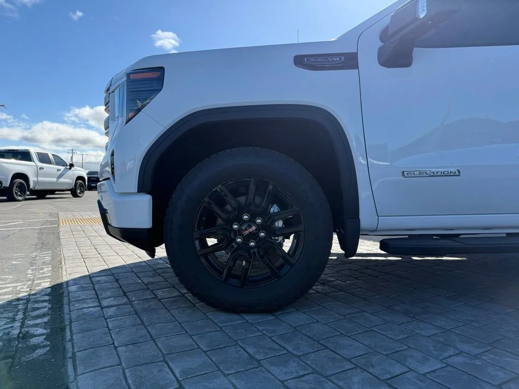 New 2026 Summit White GMC Elevation image 4