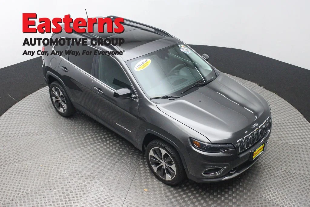 Used 2022 Gray Jeep Limited image 3