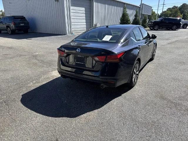 Used 2020 Blue Nissan 2.5 SL image 5