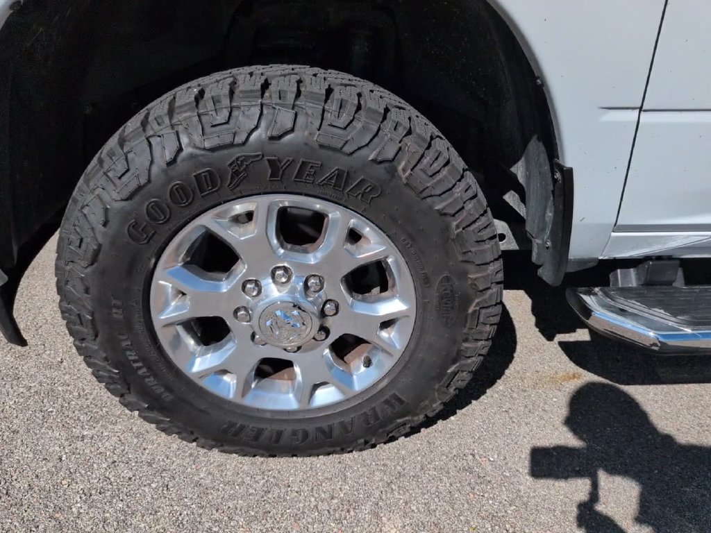 Used 2024 White Ram Laramie image 11
