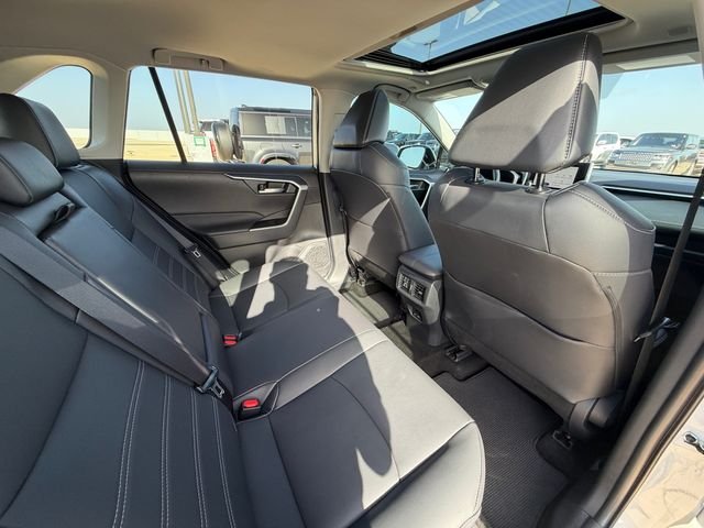 Used 2025 Beige Toyota XLE Premium image 17