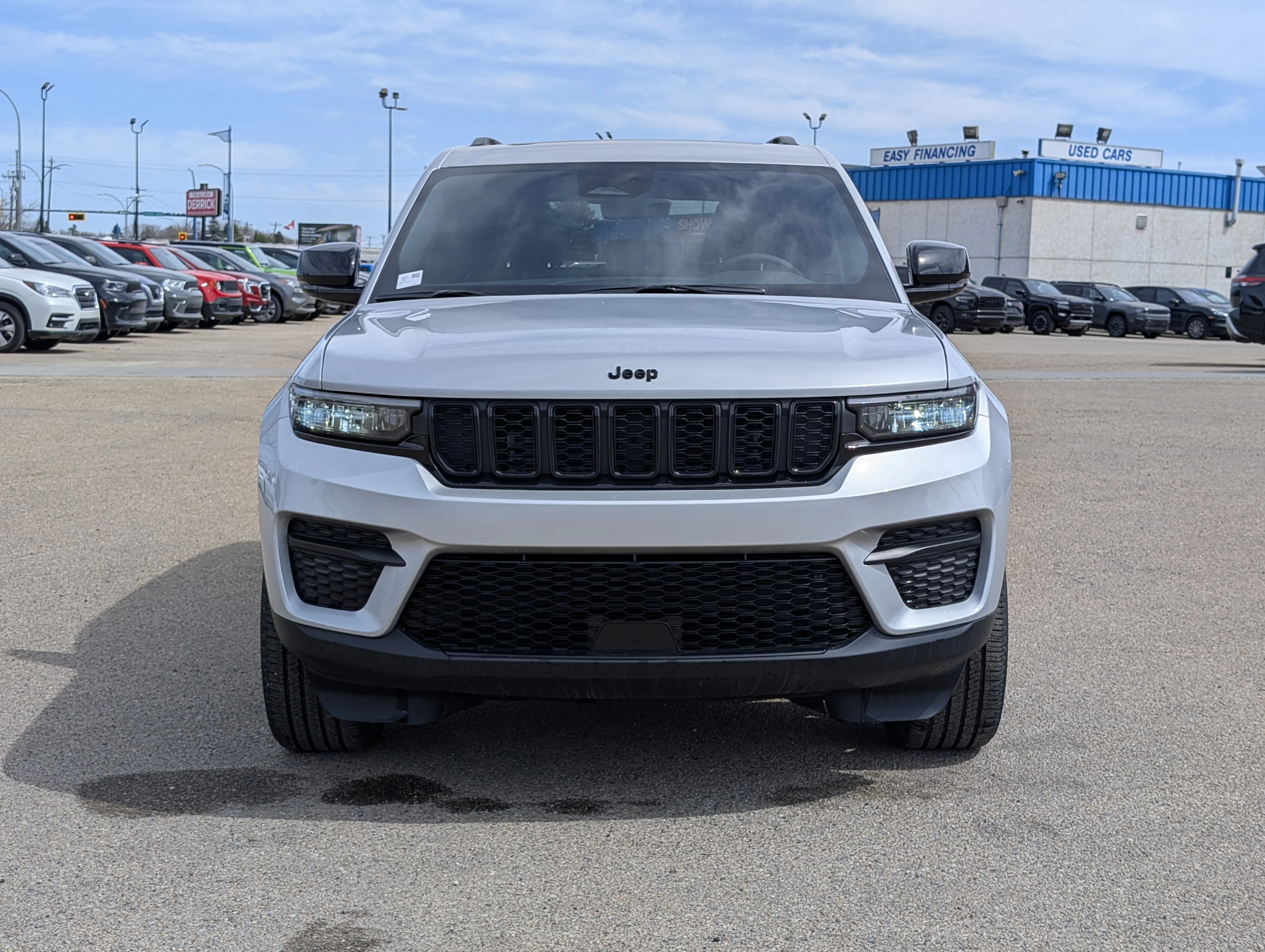 New 2025 Silver Zynith Jeep Altitude image 10