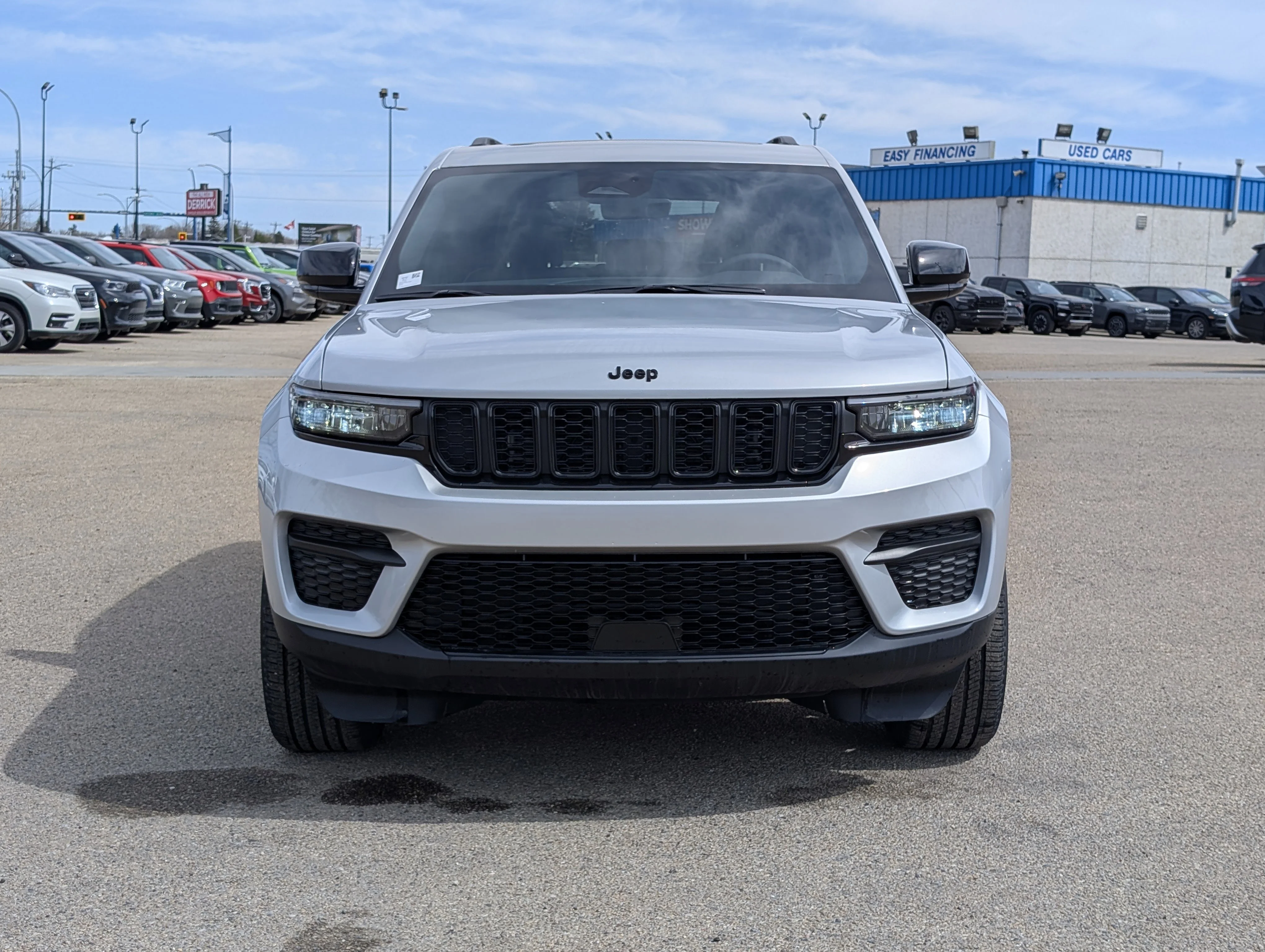 New 2025 Silver Zynith Jeep Altitude image 10