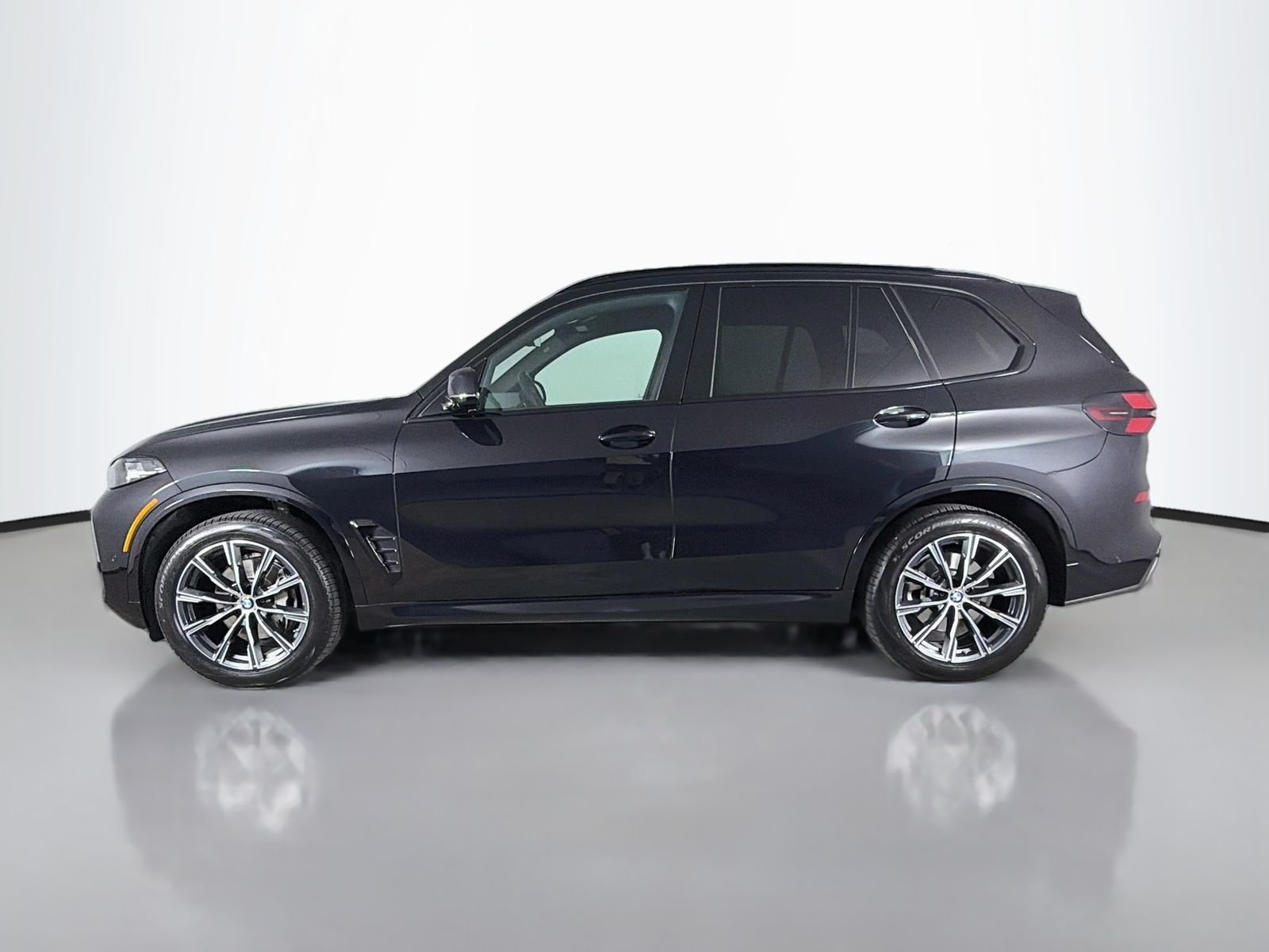 Certified Used 2024 Black Sapphire Metallic BMW xDrive40i image 4