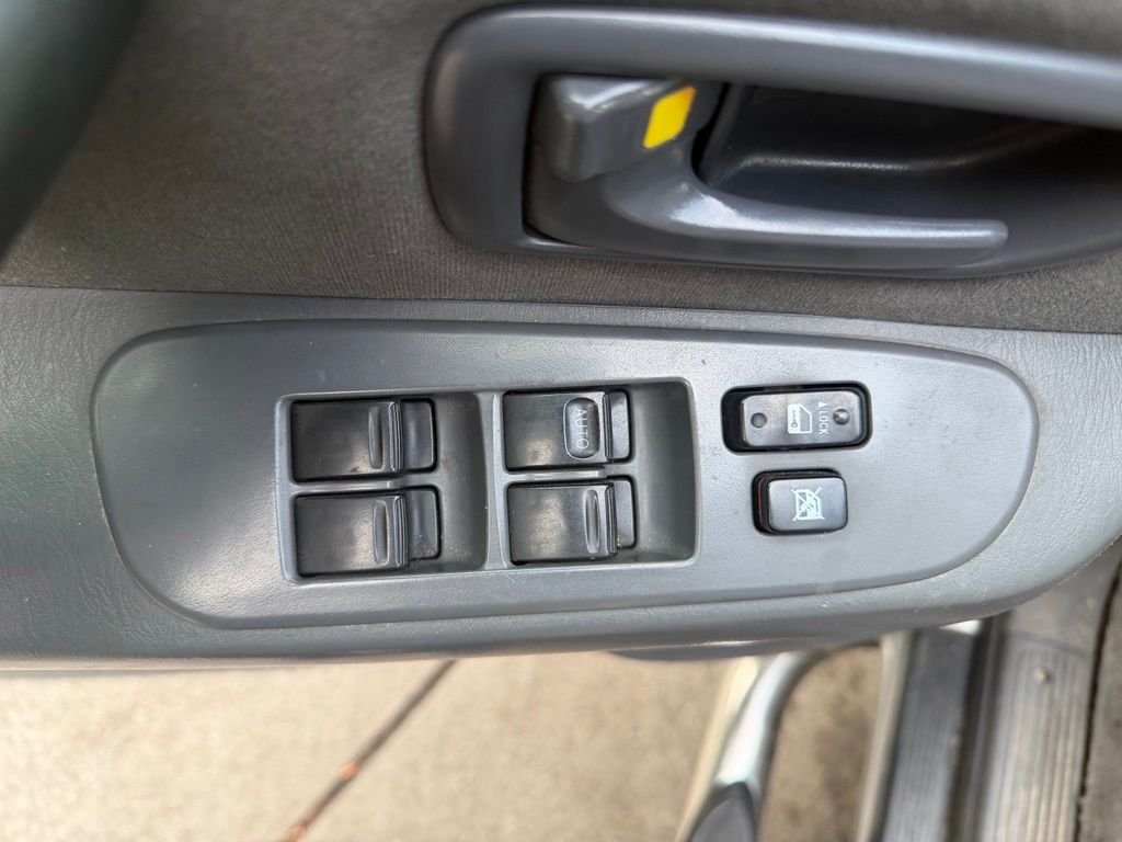 Used 2006  Toyota  image 13