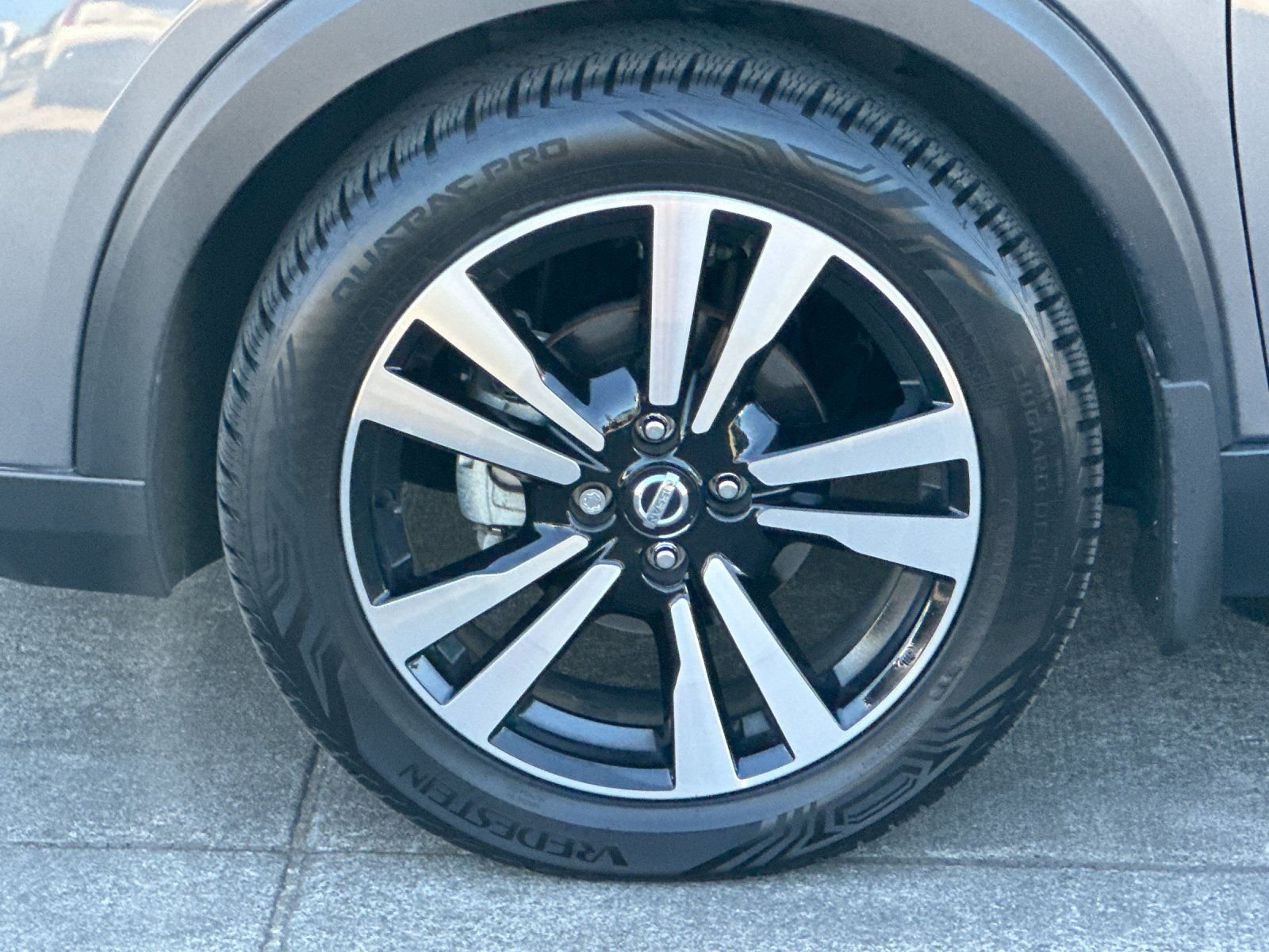 Used 2019 Gun Metallic Nissan SR image 23