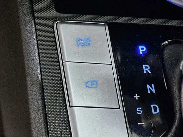 Certified Pre-Owned 2022 Hyundai Elantra SE