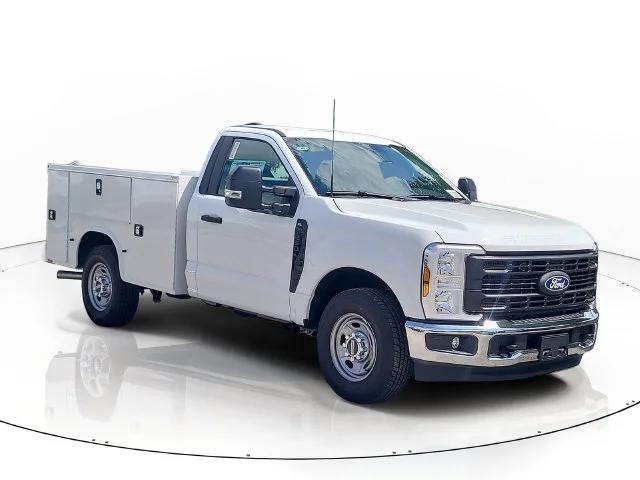 New 2027 Oxford White Ford XL image 3