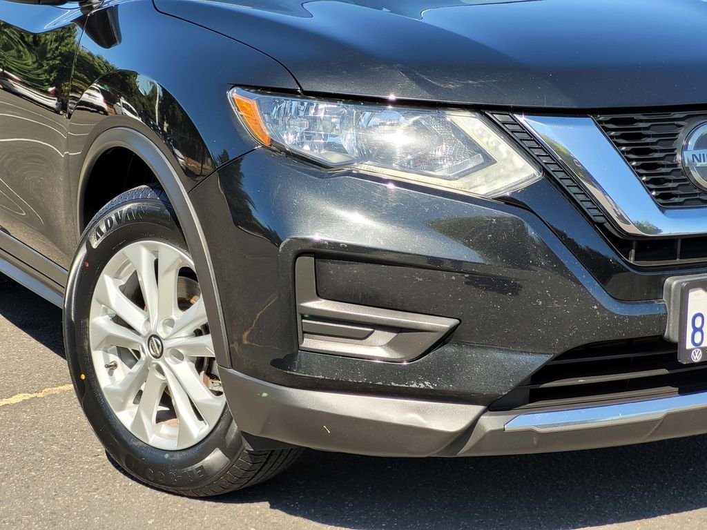 Used 2018 Black Nissan S image 4