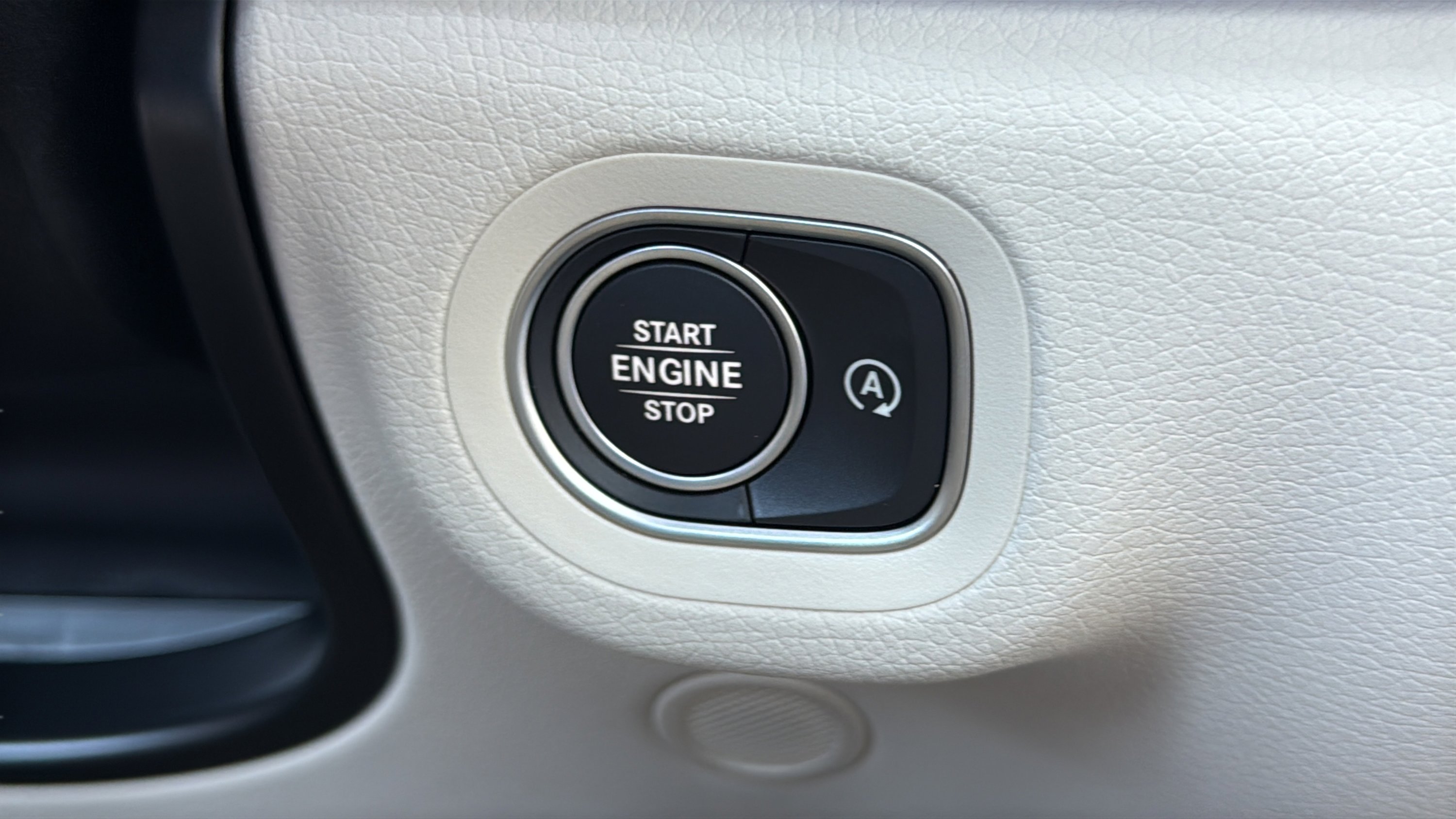 Certified Used 2026 Polar White Mercedes-Benz GLS 450 image 43