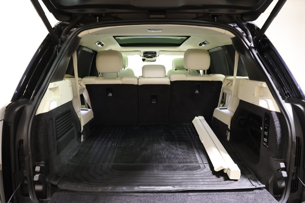 Certified Used 2023 Santorini Black Metallic Land Rover SE image 47