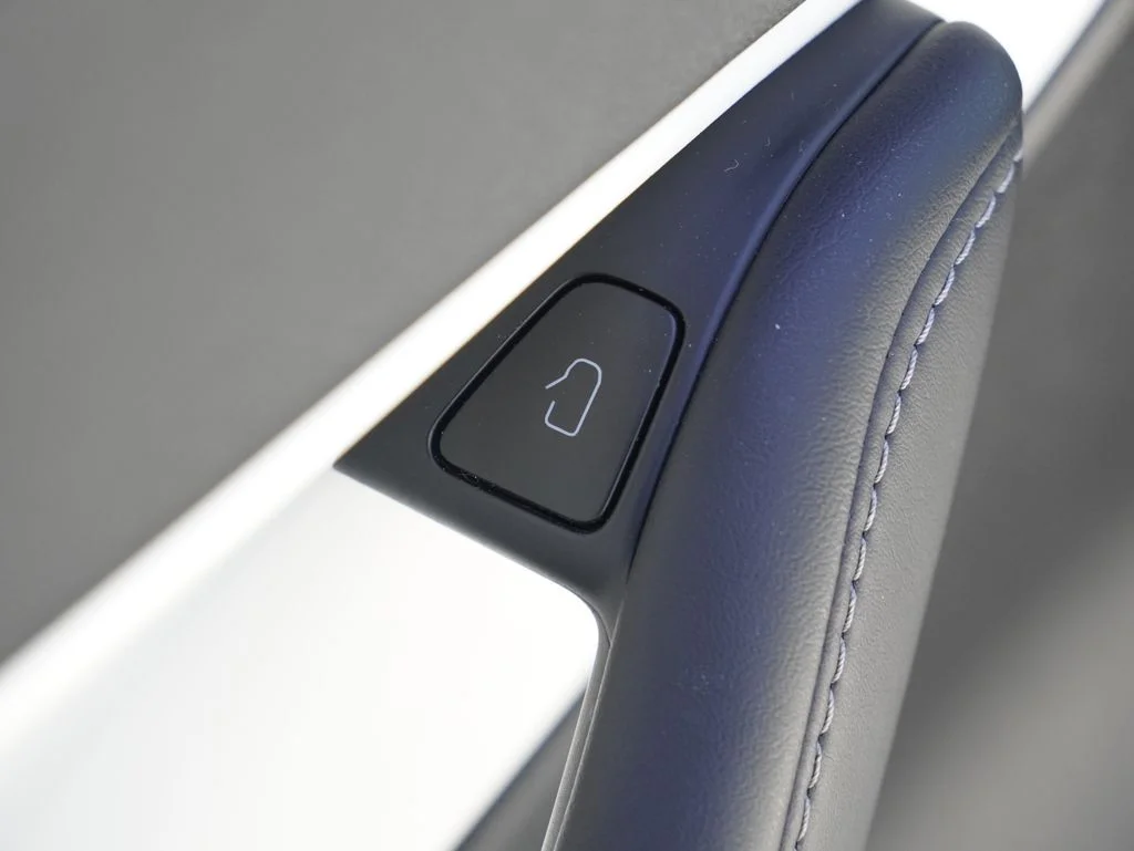 Used 2022 White Tesla Long Range image 7