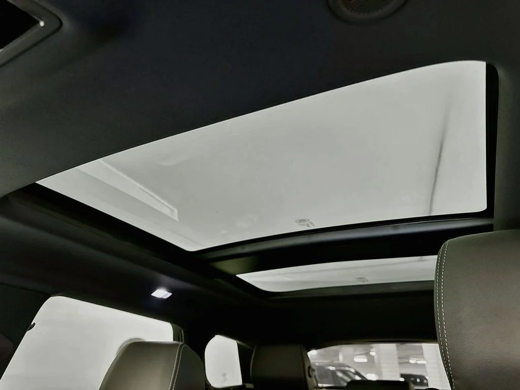 New 2026 Fuji White Land Rover Hoxton Edition image 22