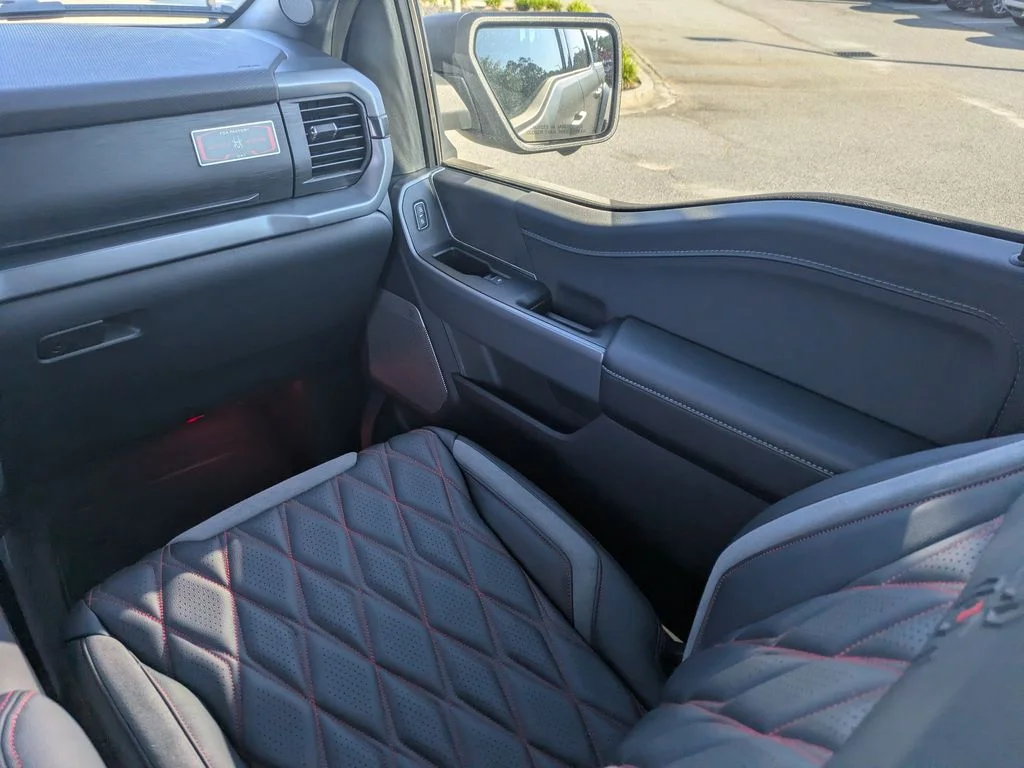 New 2026 Agate Black Metallic Ford XLT image 16