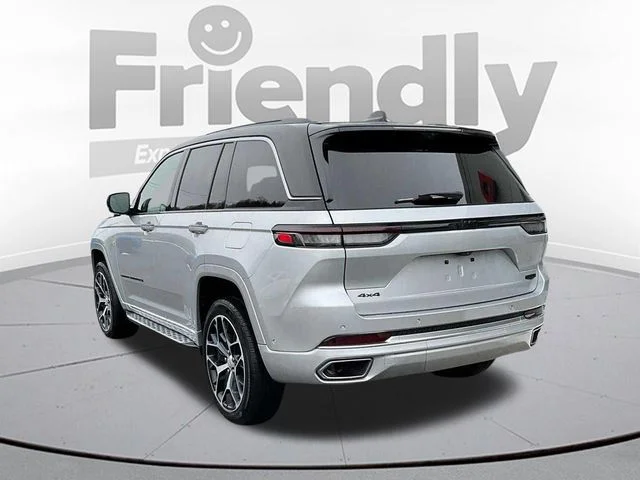 Used 2024 Silver Jeep Summit Reserve image 8