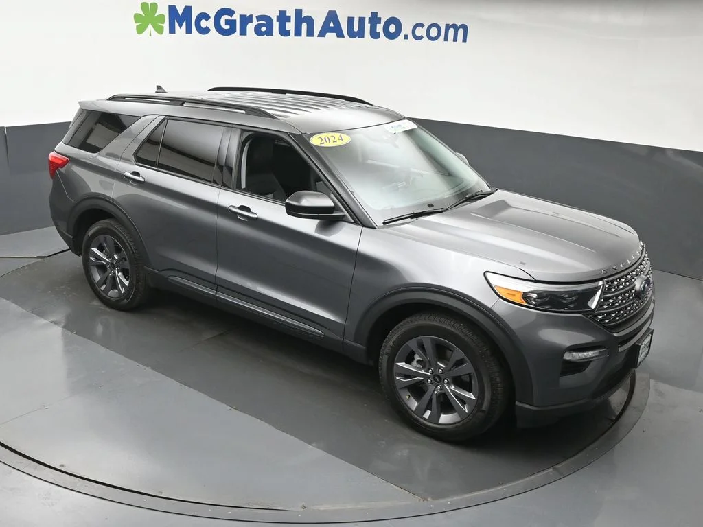 Used 2024 Gray Ford XLT image 3