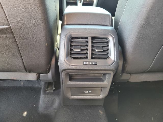 Used 2024 Silver Volkswagen 1.5T SE image 17