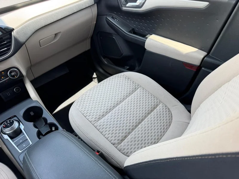 Certified Used 2020 Oxford White Ford SE image 17
