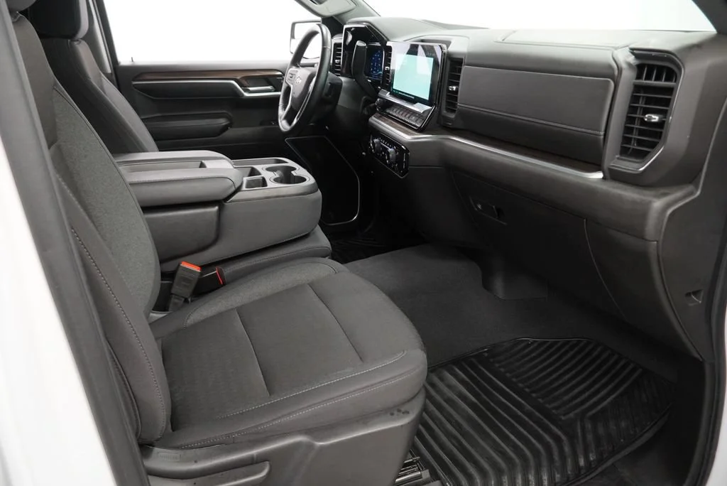Used 2024 Summit White Chevrolet LT (2FL) image 30