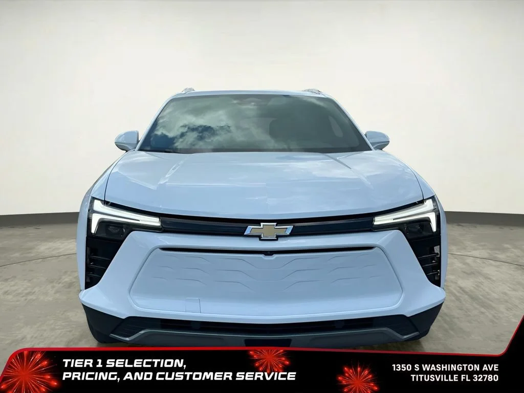 Used 2024 Summit White Chevrolet LT image 15