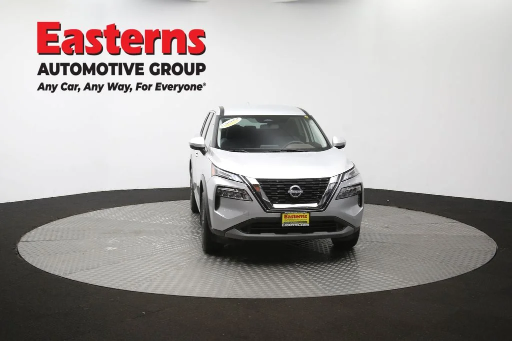 Used 2023 Silver Nissan SV image 113