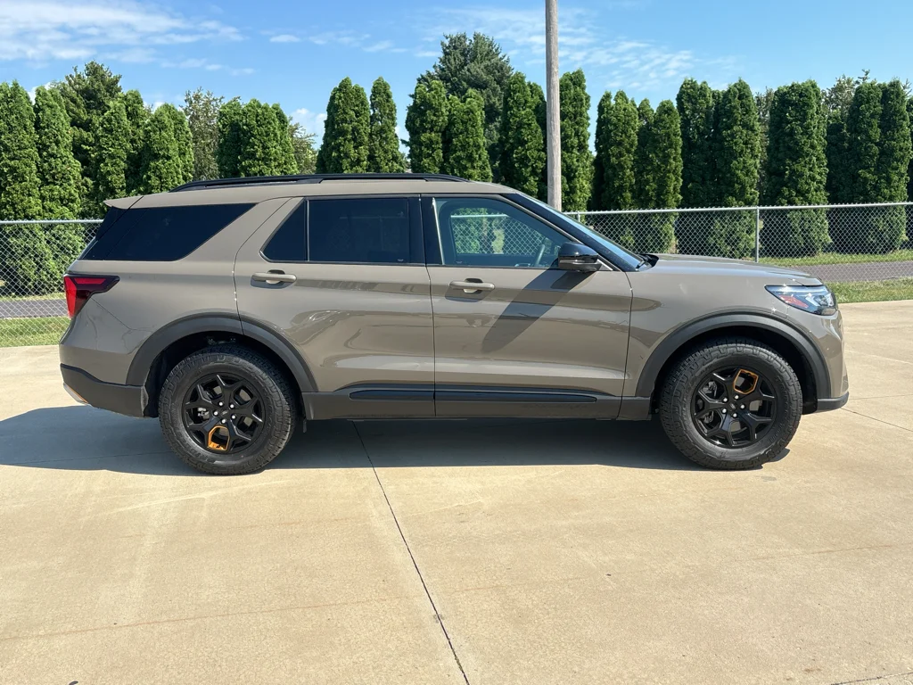 Used 2026 Gray Ford Tremor image 3