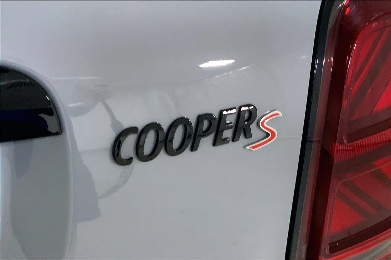 Used 2023 Momentum Grey MINI Cooper S image 29