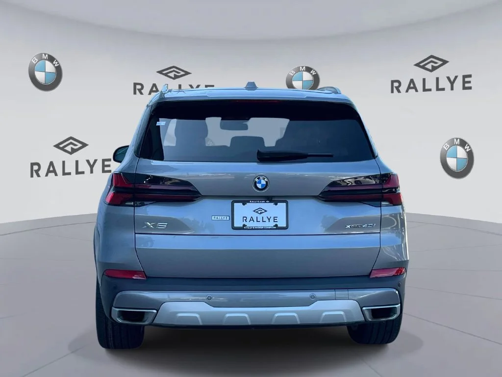 Used 2024 Skyscraper Grey Metallic BMW xDrive40i image 6