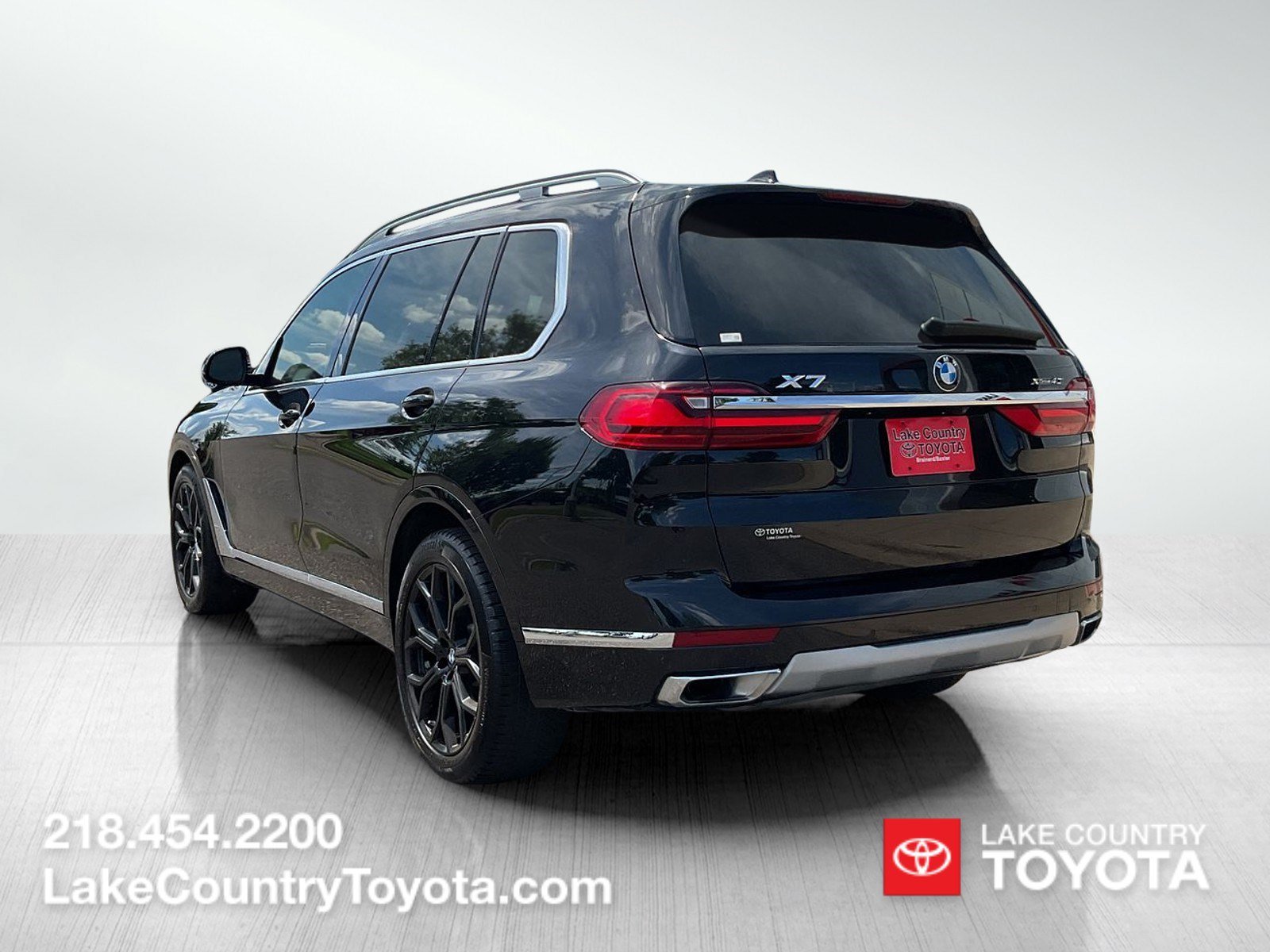 Used 2022 Black BMW xDrive40i image 3