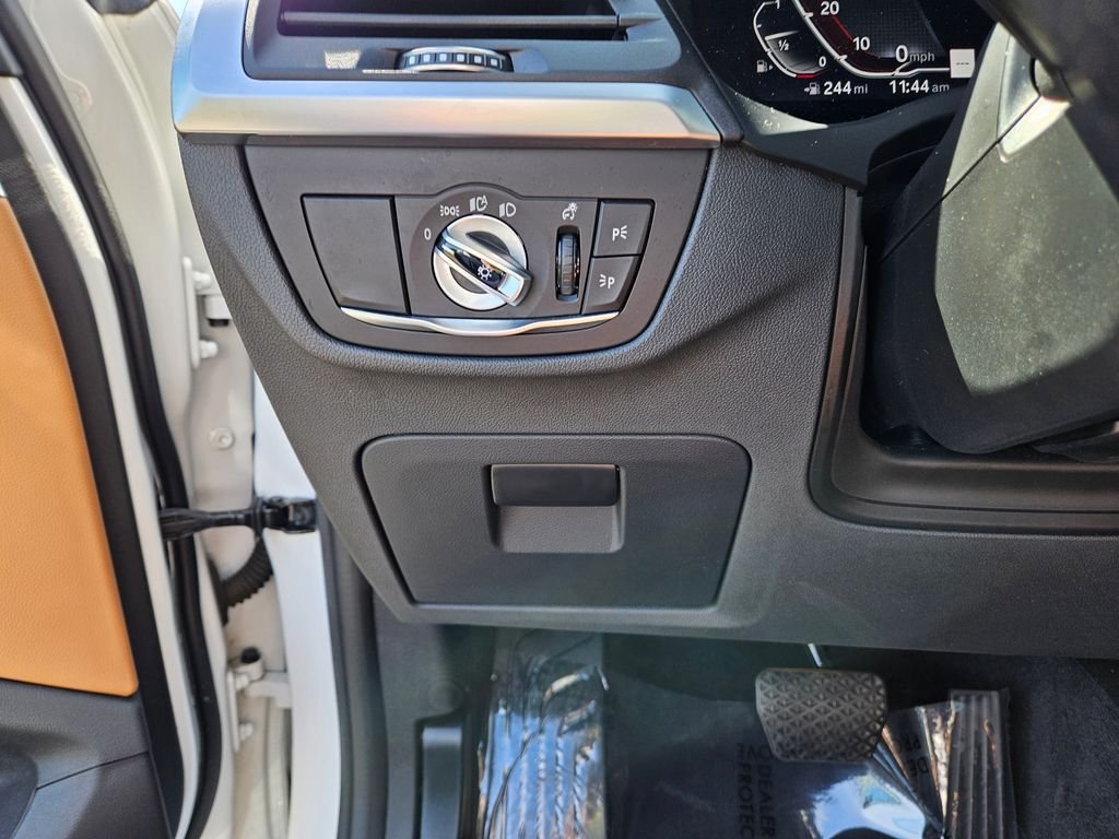 Used 2022 Mineral White Metallic BMW xDrive30i image 30