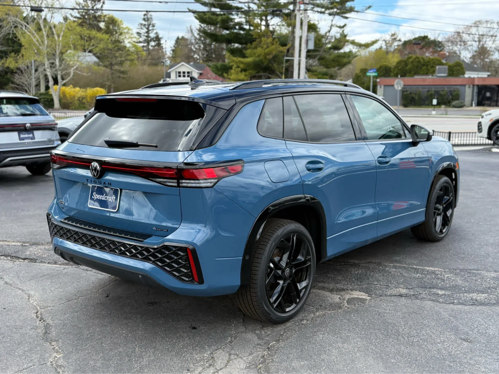 New 2026 Monterey Blue w/Deep Black Roof Volkswagen SE R-Line Black image 7