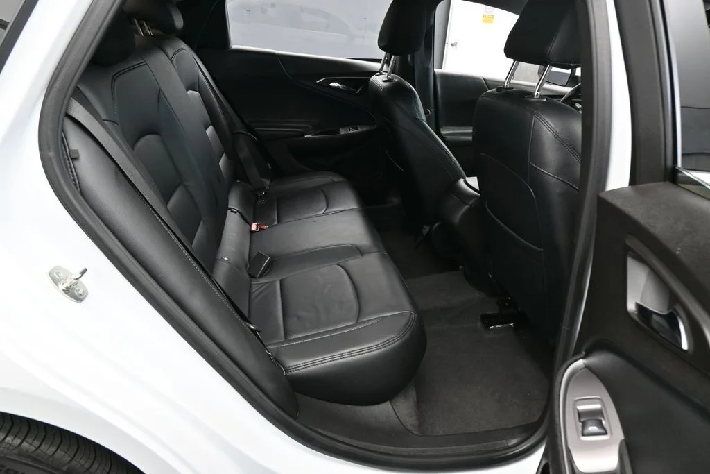 Used 2024 Summit White Chevrolet RS image 30