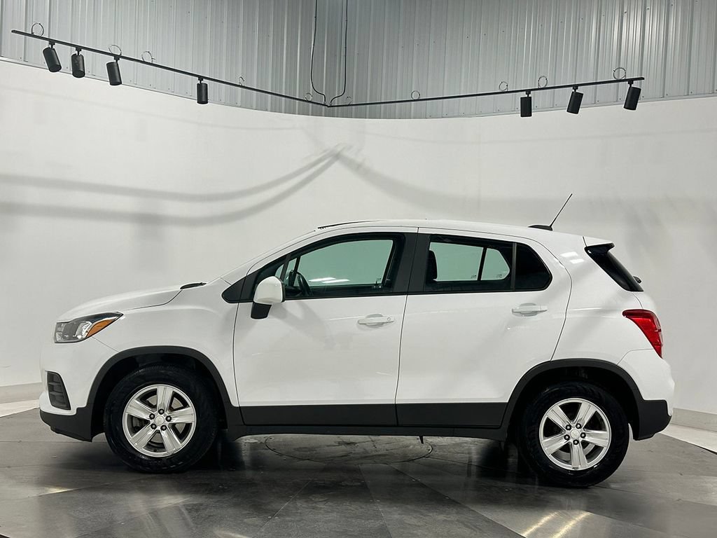 Used 2019 SUMMIT WHITE Chevrolet LS image 14