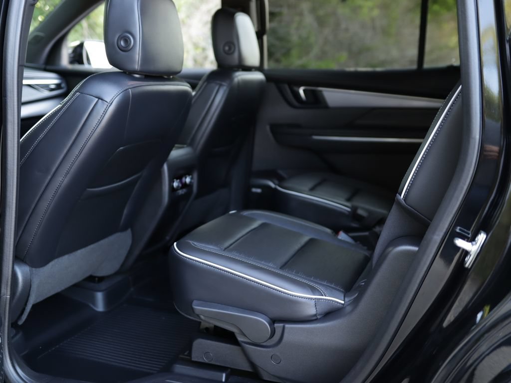 Used 2025 Ebony Twilight Metallic Buick Sport Touring image 29
