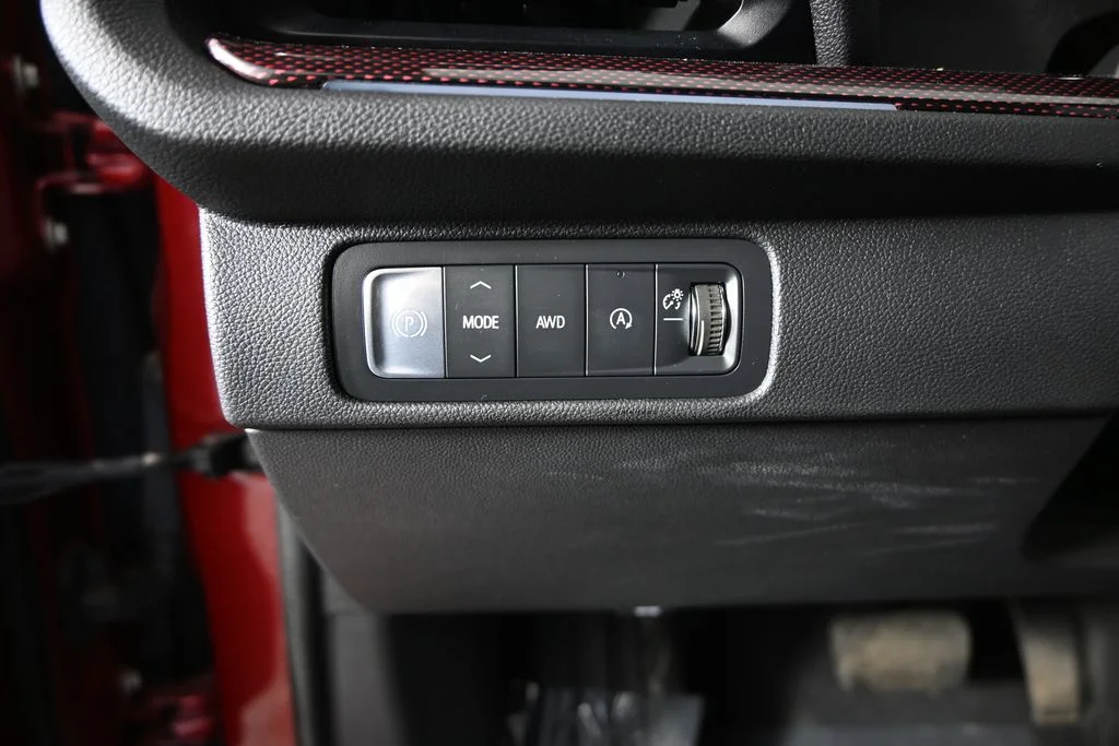 Used 2024 Red Chevrolet Z71 image 24