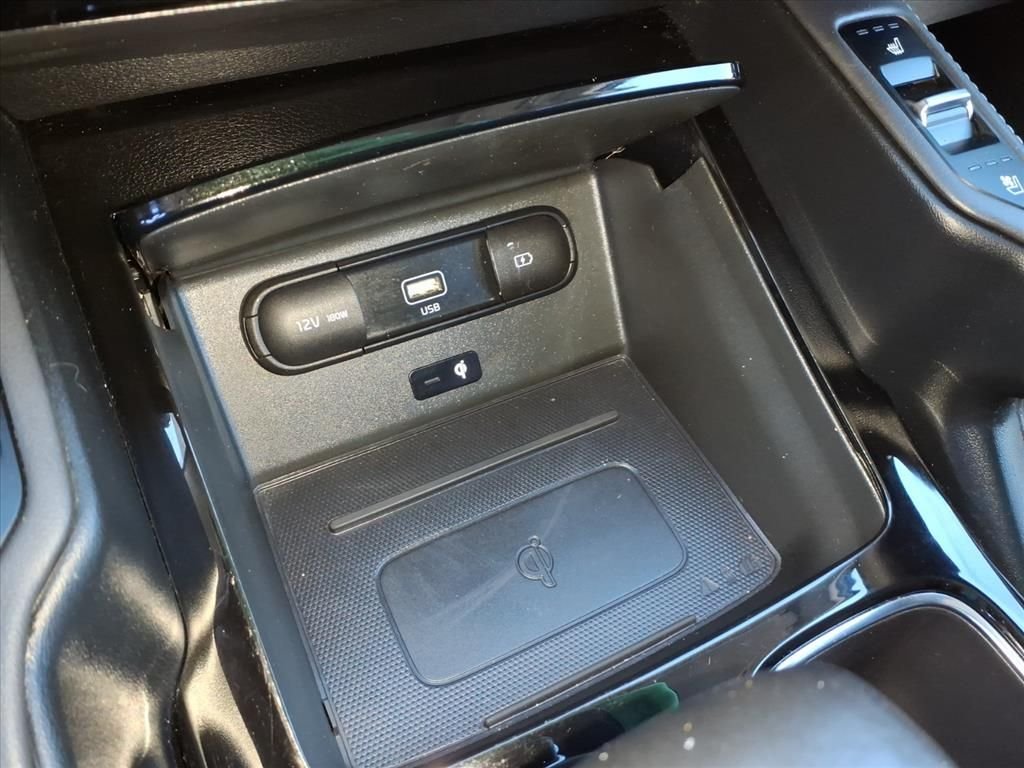 Used 2022 Ebony Black Kia EX image 23
