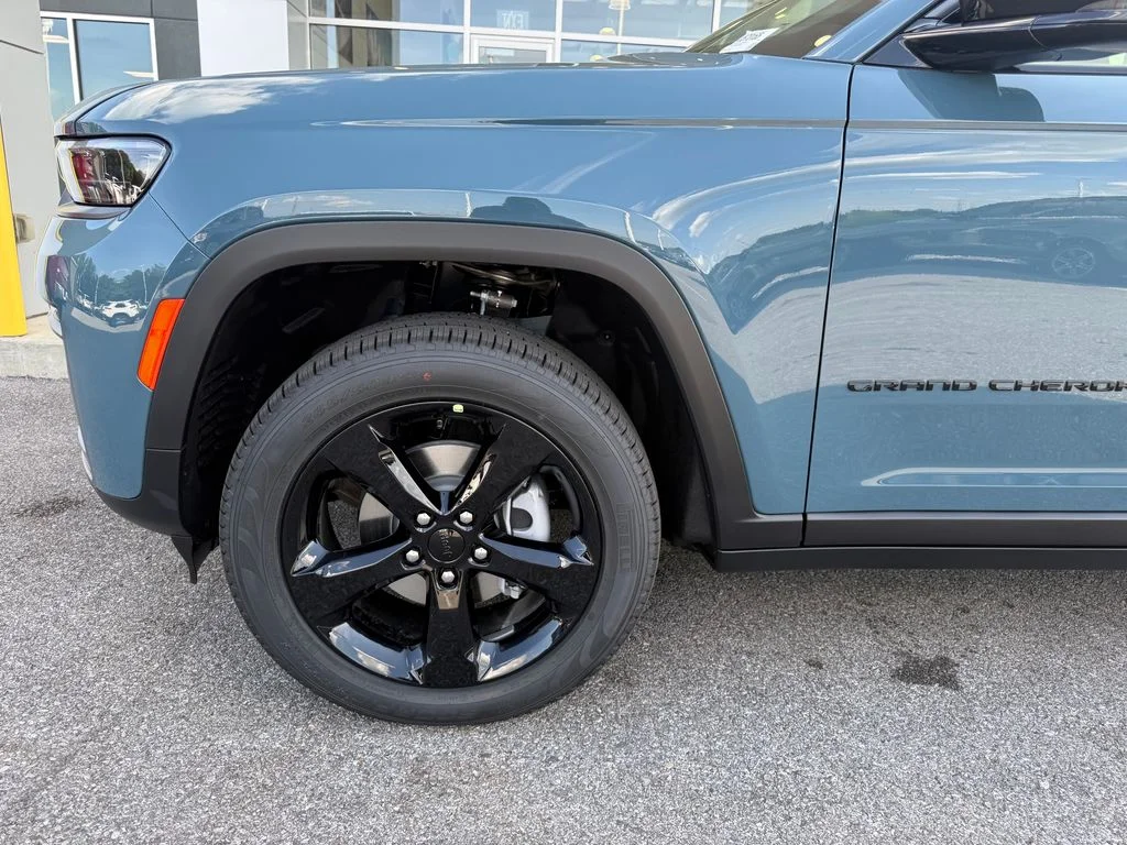 New 2026 Steel Blue Exterior Paint Jeep Limited image 22