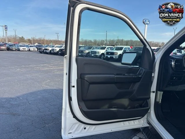 Used 2023 Blue Ford XLT image 18