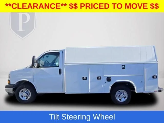 New 2025 Summit White Chevrolet 1WT image 11