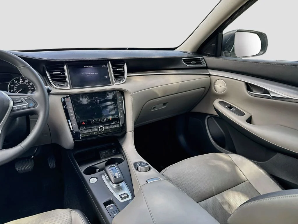 Certified Used 2023 White INFINITI LUXE image 25