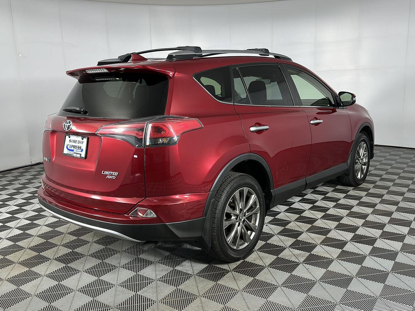 Used 2018 Pearl Toyota Limited image 7